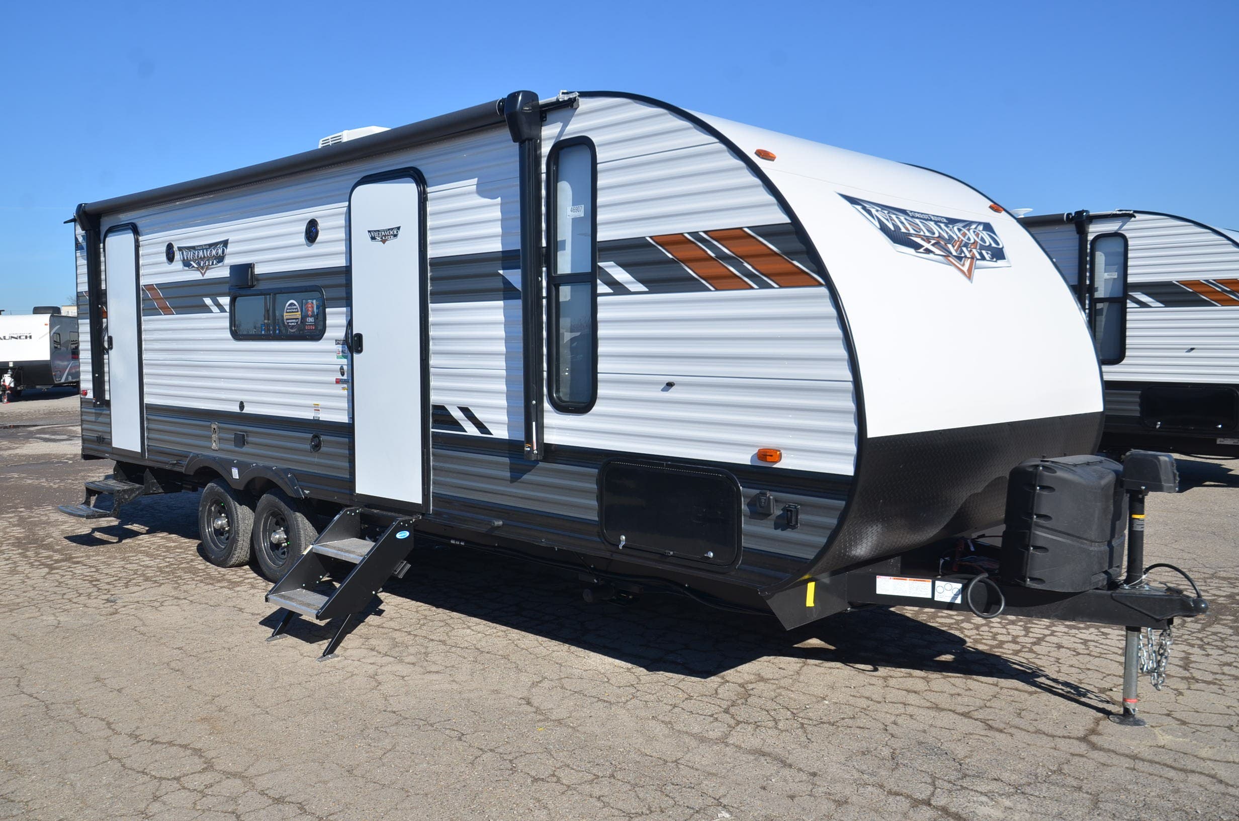Wildwood X-Lite 240BHXL Travel Trailer - Cherry Capital RV Campers That Weigh Less Than 6000 Lbs